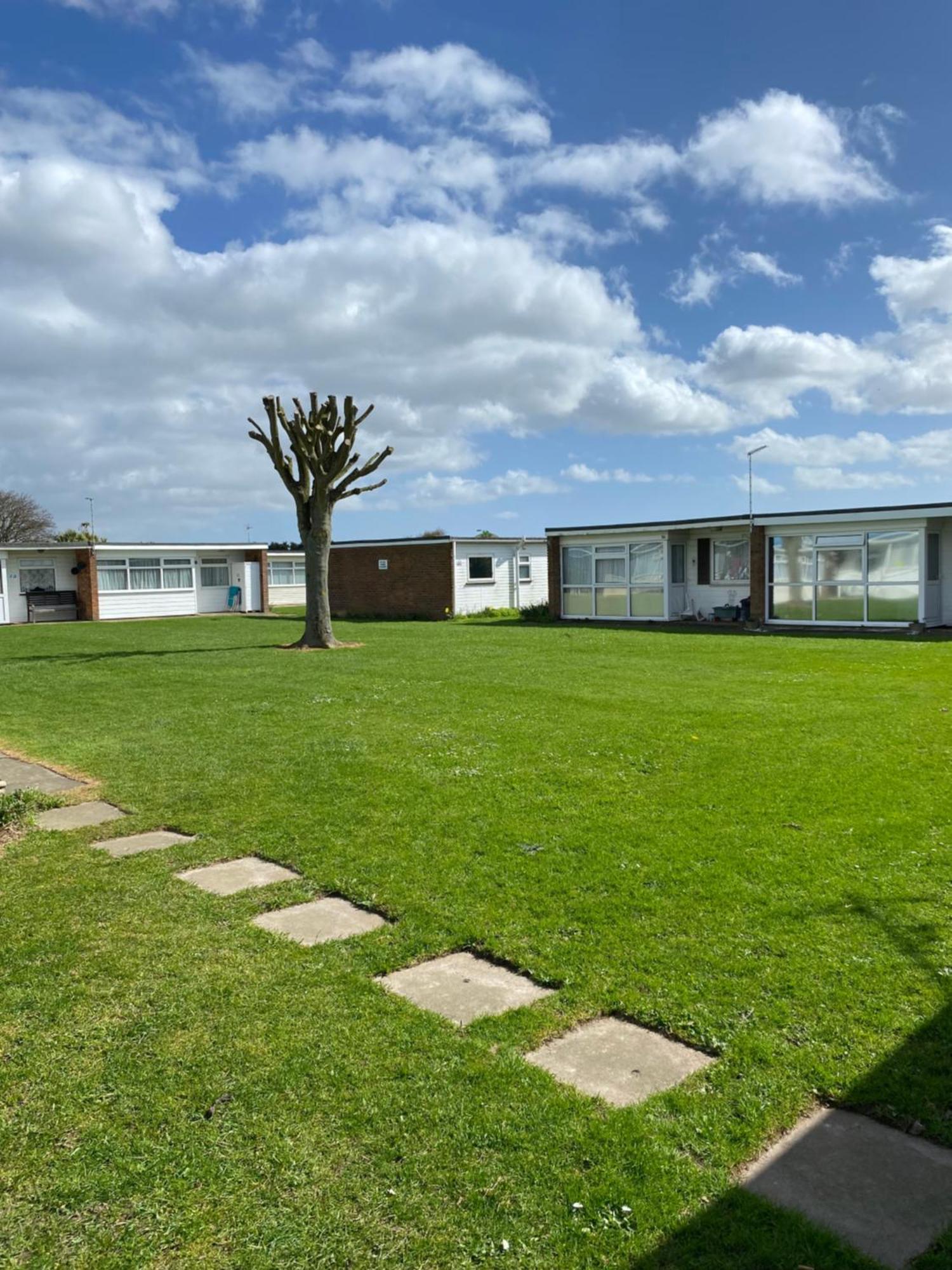 95 Sundowner, Hemsby, Norfolk Chalet *