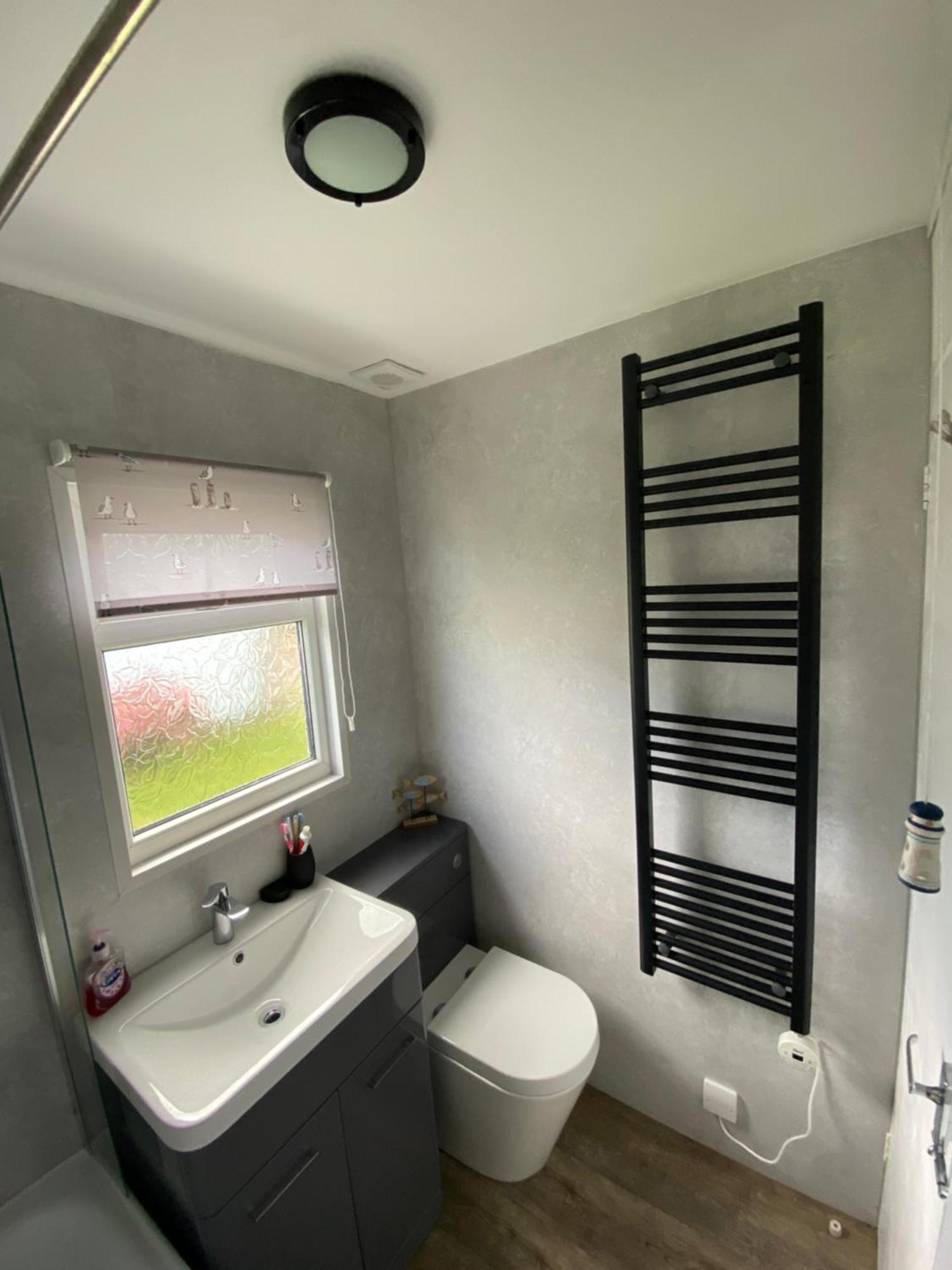 95 Sundowner, Hemsby, Norfolk Chalet