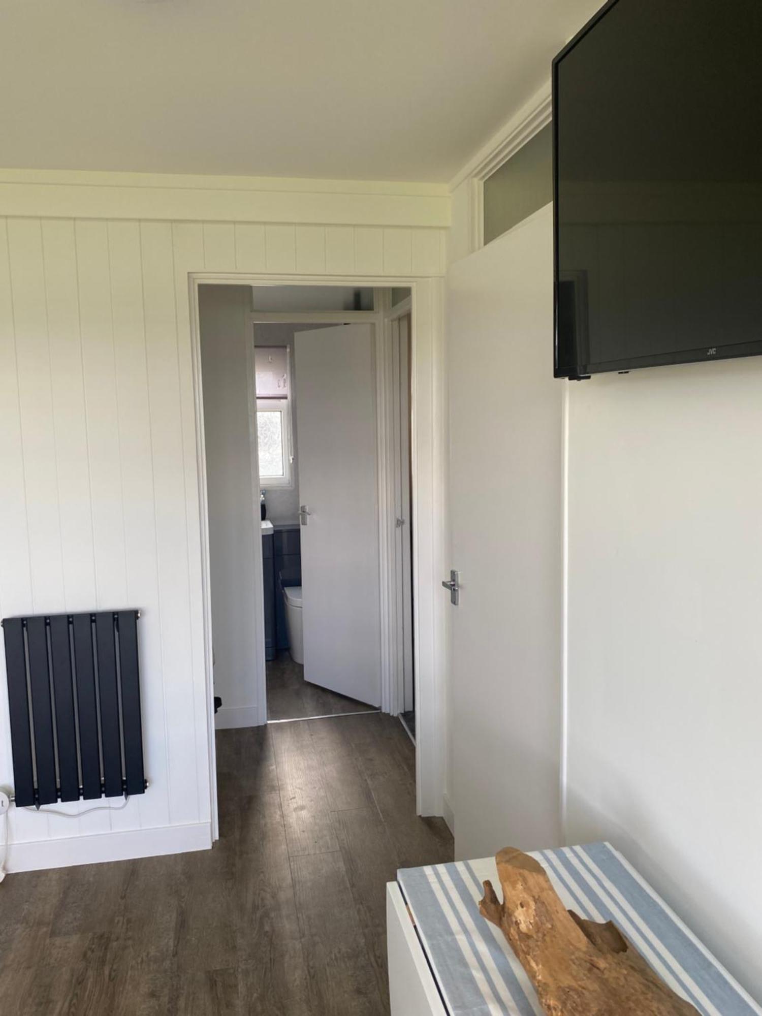 95 Sundowner, Hemsby, Norfolk Chalet *